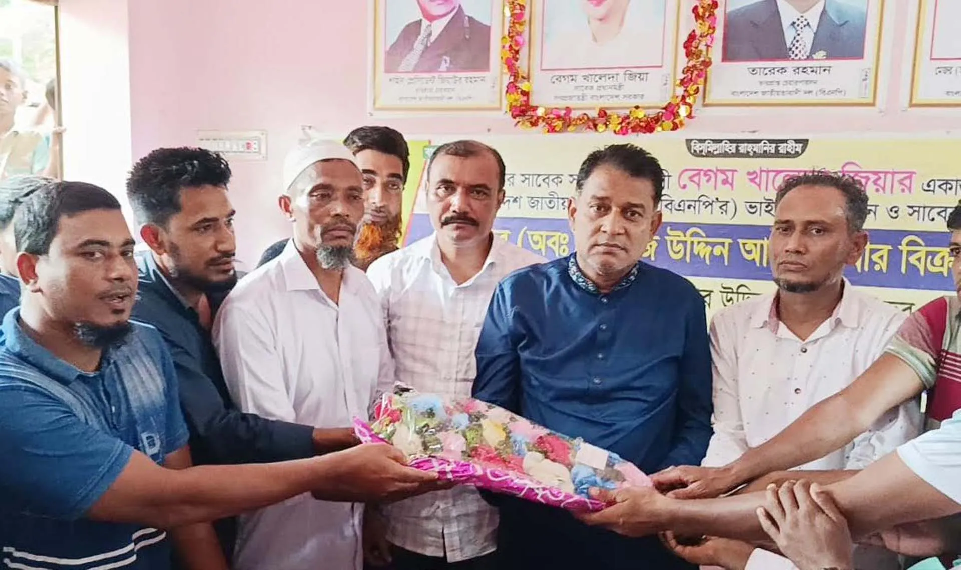 লালমোহনে বিএনপির নবনির্বাচিত সভাপতিকে সংবর্ধনা 